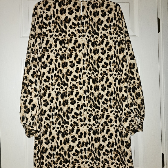 Dress - Picture 2 of 5